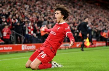 دانز ؛ تمدید قرارداد بلند مدت جیدن دانز با لیورپول