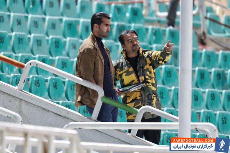 شجاعی ؛ اخراج شجاعی سرمربی هوادار در دیدار برابر ذوب اهن و حضور روی سکو ها