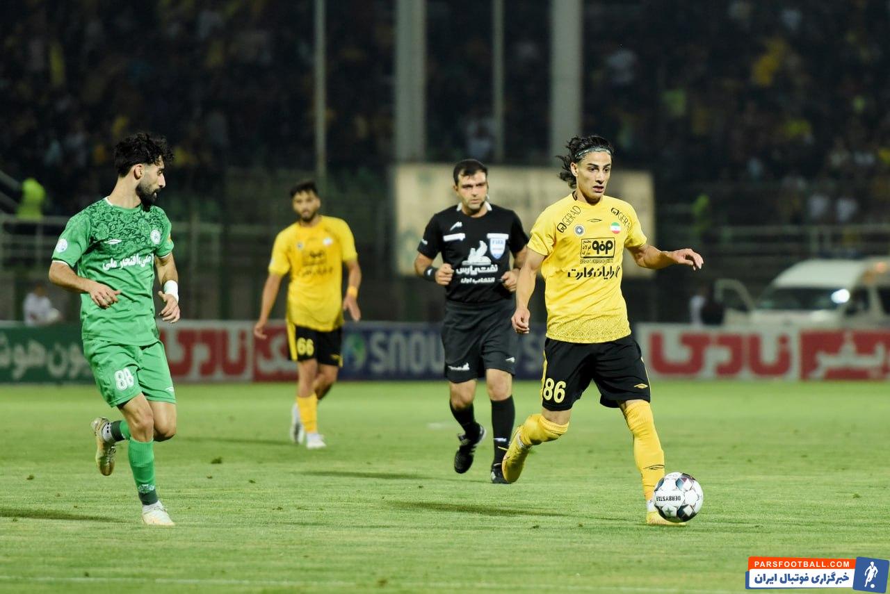 سپاهان ؛ عملکرد ضعیف محمدجواد حسیننژاد هافبک سپاهان برابر استقلال