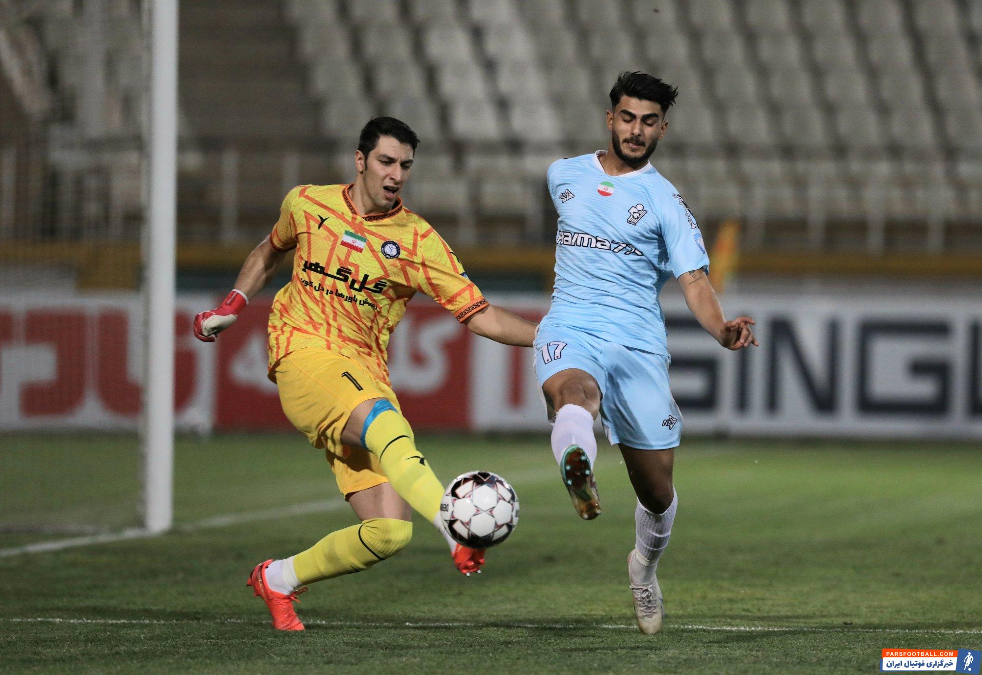 اخباری ؛ محمدرضا اخباری با تجربه درون دروازه گل گهر