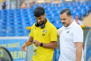 محبی ؛ تصویر محمد محبی روی پوستر بازی روستوف - سامارا لیگ روسیه