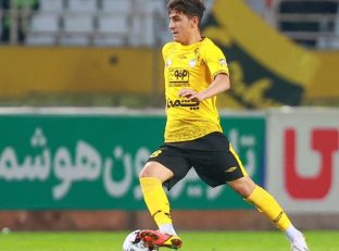 حبیبی بازیکن سپاهان : خدا را شکر تمام بزرگترهای تیم به ما کمک میکنند