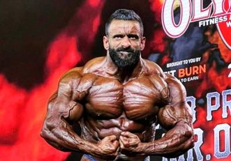 چوپان ؛ هادی چوپان : از تمامی مردم درخواست دارم آهسته برانید