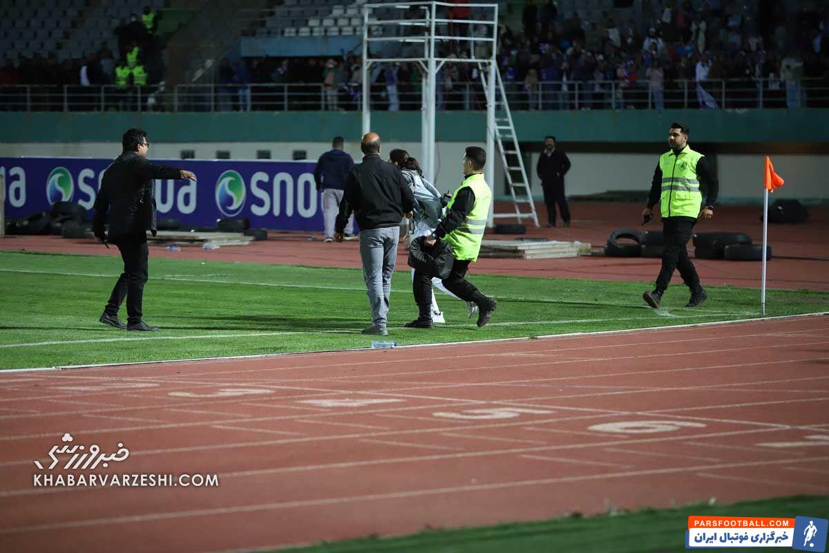ورود دختر جیمی جامپ به بازی ا ستقلال