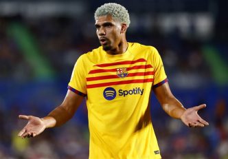 بارسلونا اماده فروش رونالد آرائوخو