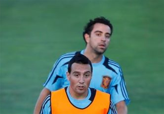 کاسورلا : ژاوی با اینکه قهرمان لالیگا و سوپرجام شد اما هنوز هم در معرض انتقاد است