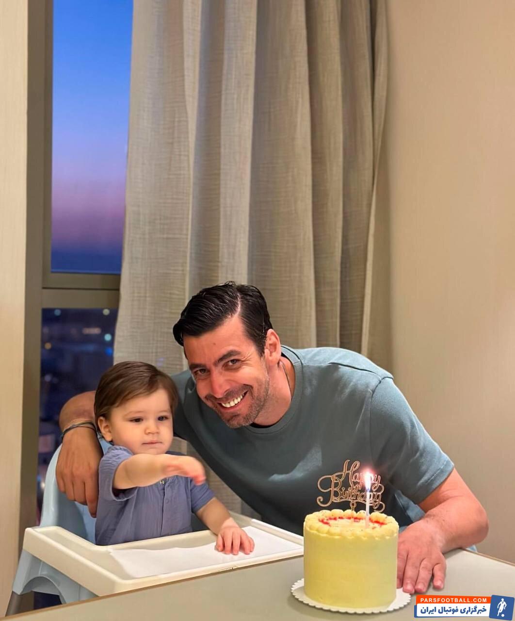 عکس‌| تولد 44 سالگی فریدون زندی با پسرش