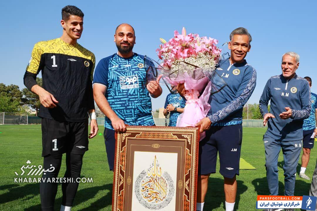 عکس| واکنش بازیکنان سپاهان به مسلمان شدن مورایس