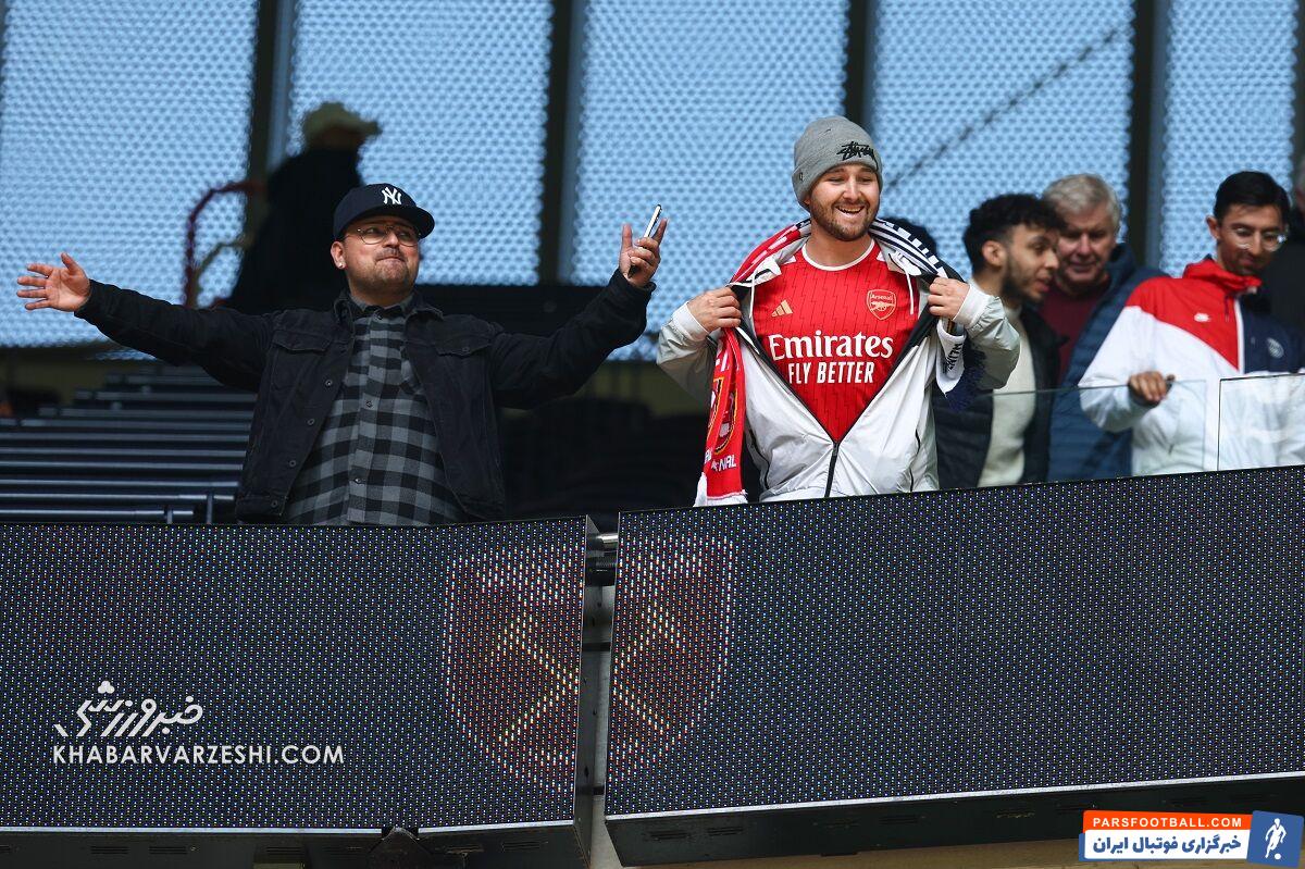 شجاع‌ترین هوادار جهان؛ بلیت اشتباهی خرید و روی صندلی هواداران تیم رقیب نشست! +عکس