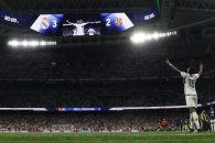 رئال مادرید ؛ درخواست یکصدای هواداران رئال مادرید در برنابئو : «ژاوی بمان.»