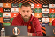 دانیله دهروسی، سرمربی رم، در آستانه دیدار با میلان در یکچهارم نهایی لیگ اروپا میگوید جالوروسی برای این مسابقه در جالوروسی هیجان زیادی دارد و با روحیه بالا به مصاف تیم استفانو پیولی میرود. 