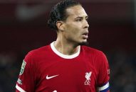 لیورپول ؛ رونی : فن دایک کاپیتان است و می‌گوید که لیورپول از کورس قهرمانی عقب مانده