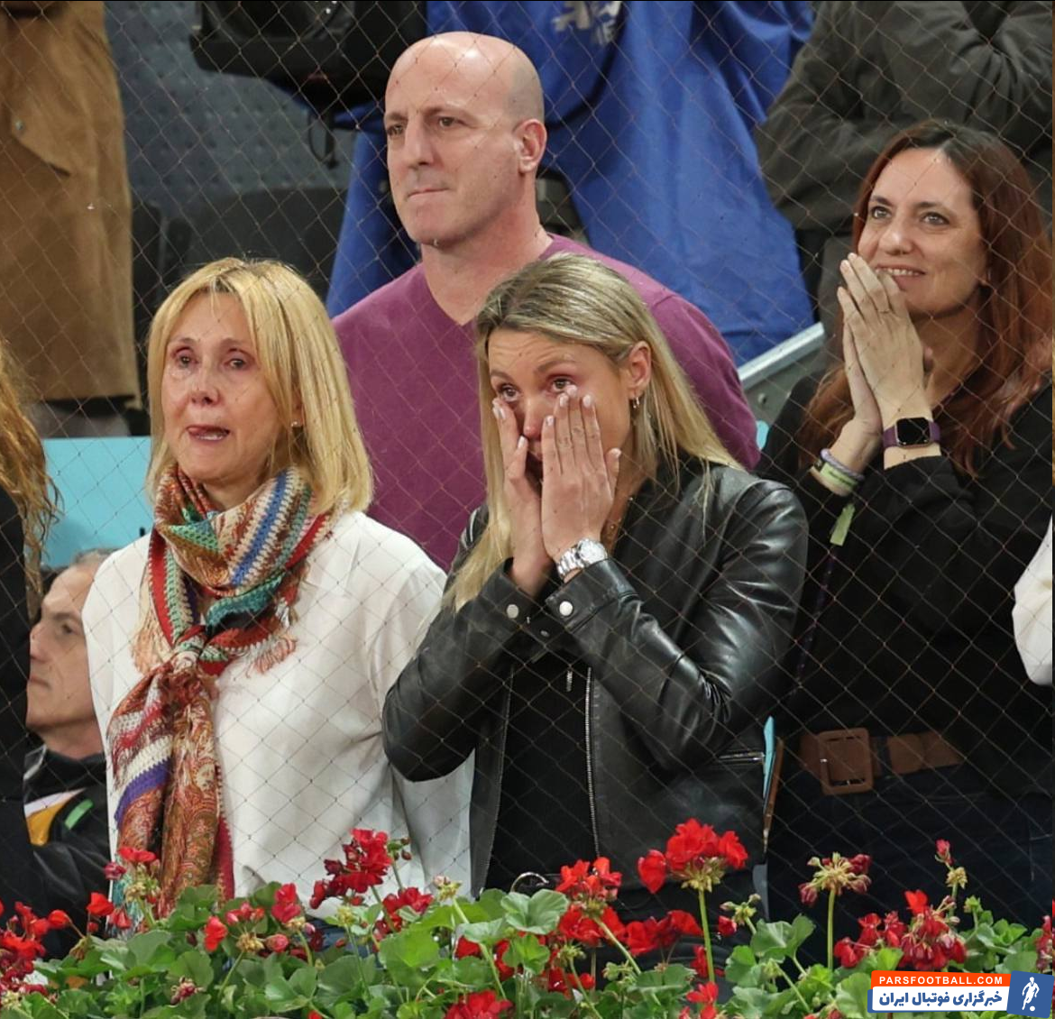عکس| پایان کار ماتادور با اشک های مادر و همسر