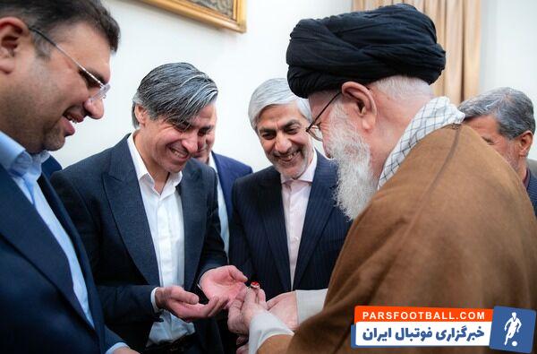 عکس| هدیه ویژه رهبر انقلاب به وحید شمسایی/ دیدار ملیپوشان فوتسال با آیتالله خامنهای