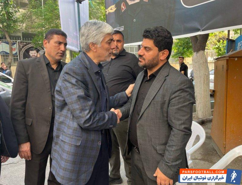هاشمی ؛ حضور کیومرث هاشمی وزیر ورزش در منزل سردار شهید موسوی