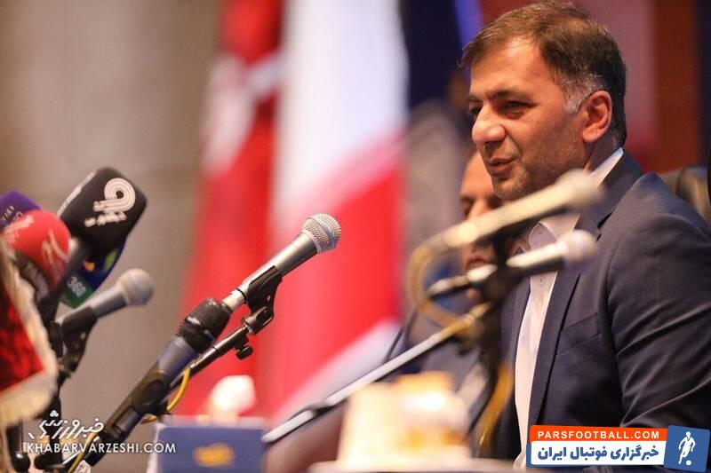 متاسفم که برای زدن مدیر سابق استقلال آویزان چنین بازیکنی شدند/ حجت کریمی نبود نکونام هم نبود