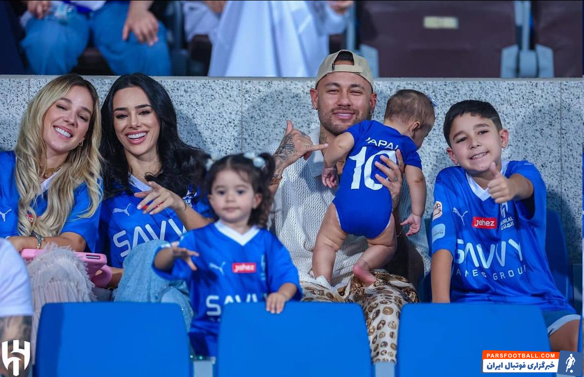 عکس| دختر همراه نیمار در جشن قهرمانی که بود؟