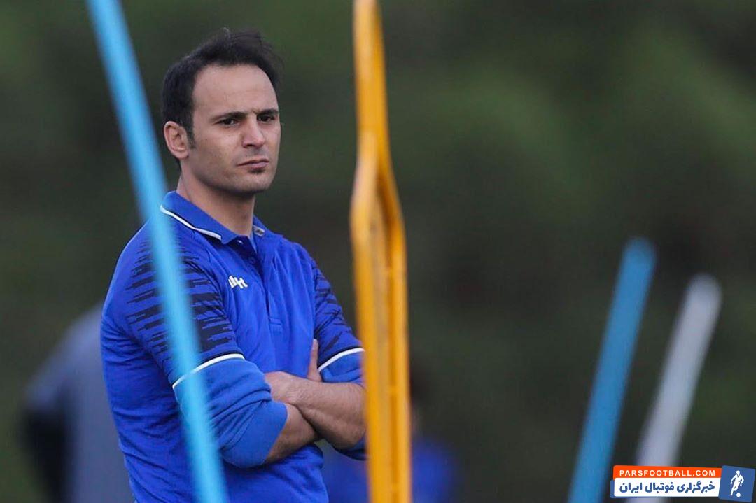 آرش برهانی از هدایت تیم امید استقلال استعفا نکرده است