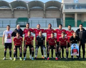 نوشهر ؛ حرکات فوتبالی عادل خزایی شهردار نوشهر با کت و شلوار در تمرین تیم شهرداری