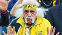 پرسپولیس ؛ کلیپ عذرخواهی پیرمرد هوادار سپاهان از بانوان پرسپولیسی
