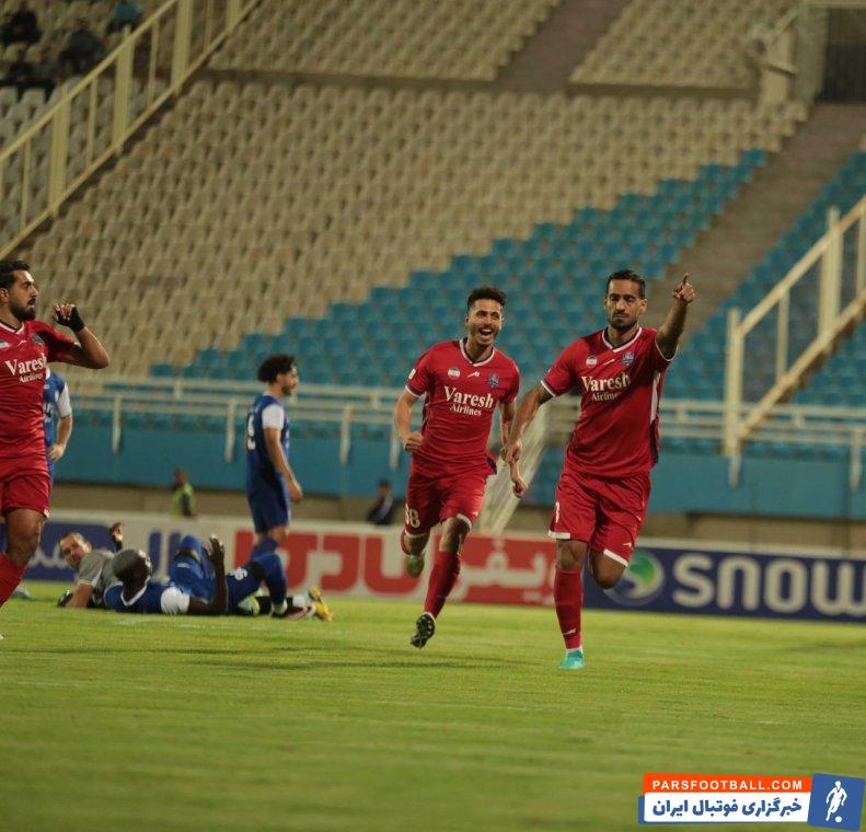 نساجی ؛ خوشحالی گل وحید محمدزاده پس از باز کردن دروازه استقلال خوزستان 