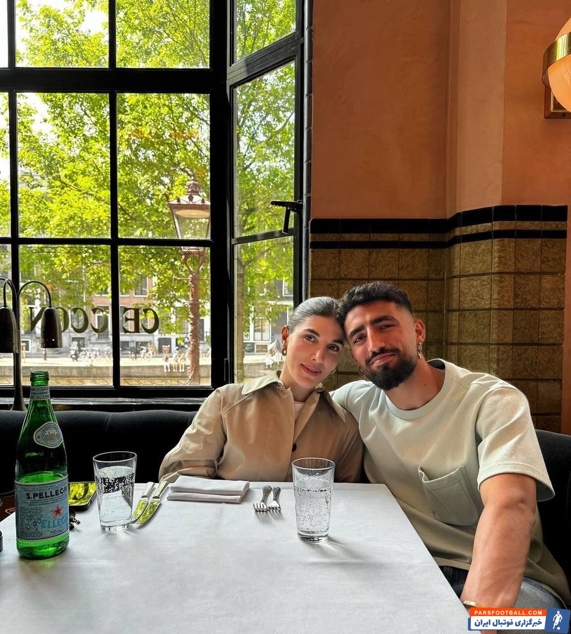 عکس‌| عاشقانه‌های یک استقلالی و همسرش در آمستردام