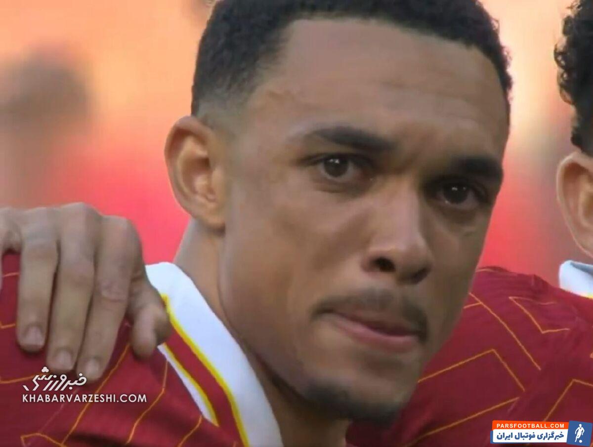 اشک‌های سه نفر در خداحافظی کلوپ از لیورپول/ کلوپ: گریه می‌کنم چون دلم برای این مردم تنگ می‌شود +تصاویر