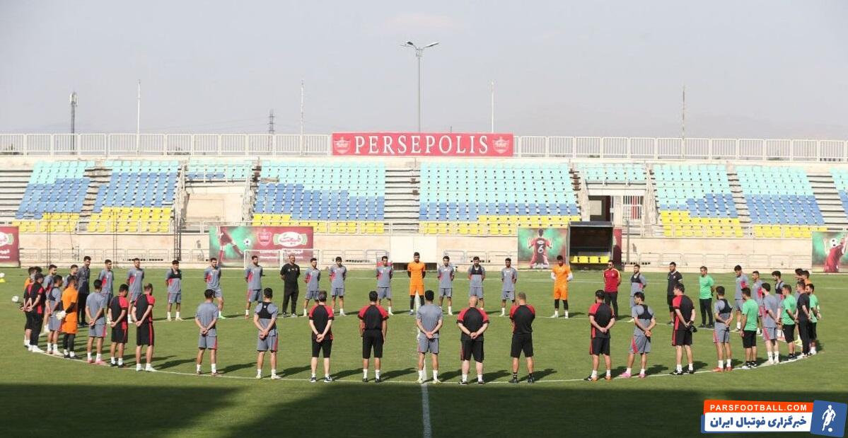 عکس| ادای احترام پرسپولیسی ها به شهدای حادثه سقوط هلکوپتر