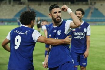 آسو رستم بازیکن استقلال خوزستان : هوادار را می‌بریم تا بمانیم