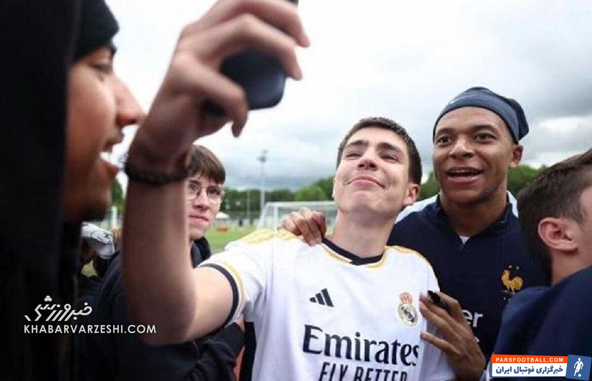 کهکشانی جدید! امباپه پیراهن‌ مادریدی‌ها را امضا کرد +عکس