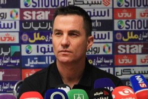 اوسمار ویرا سرمربی پرسپولیس : به مصاحبه های غیر فنی استقلال پاسخ نمی دهیم