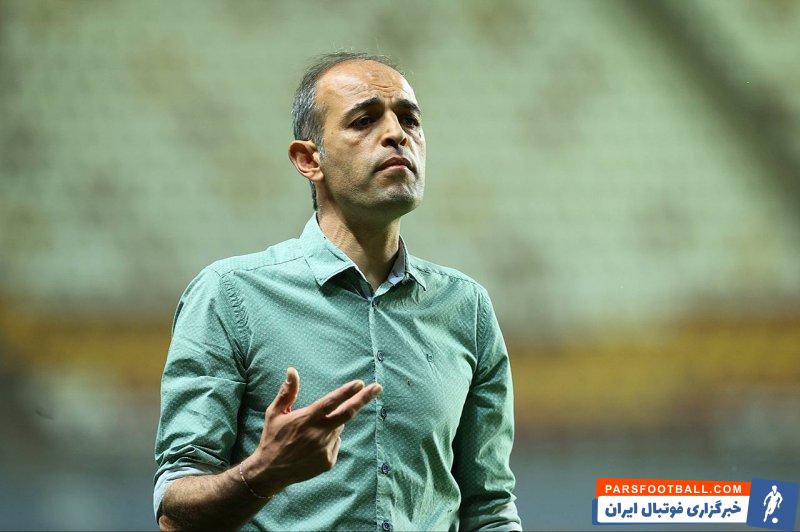 مس رفسنجان ؛ تصویر محرم نویدکیا با لباس زرد سپاهان در ورزشگاه رفسنجان