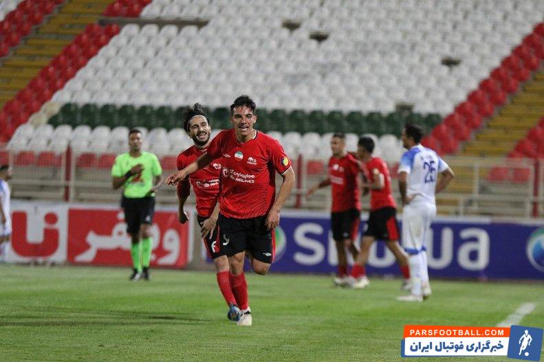 تراکتور ؛ خوشحالی گل امیرحسین حسین‌زاده با نشان دادن سکوت به منتقدانش