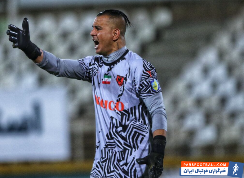 حامد لک در دیدار مقابل پرسپولیس نیمکت نشین خواهد بود