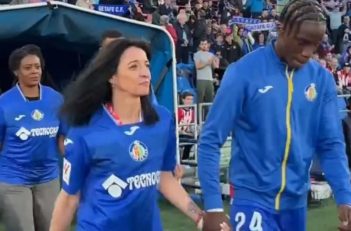 ختافه ؛ ورود بازیکنان ختافه به همراه مادر هایشان به زمین به مناسبت روز مادر در اسپانیا