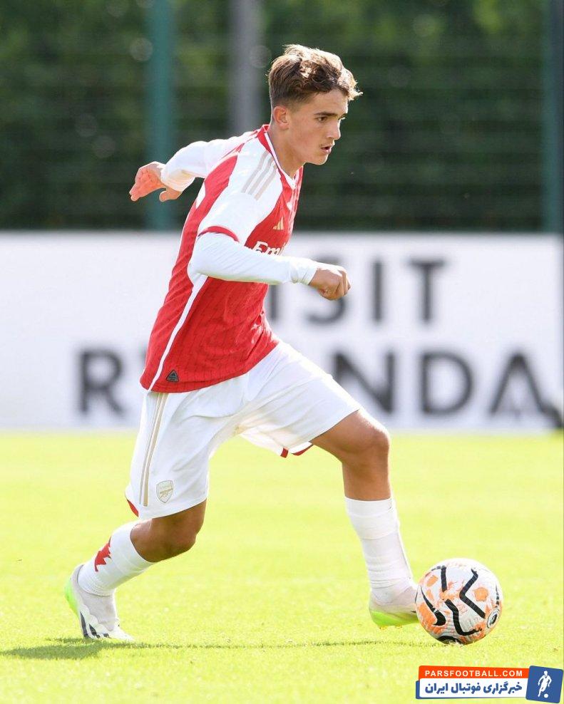 آرسنال ؛ حضور مکس دومان بازیکن 14 ساله در تمرین اصلی باشگاه آرسنال 