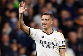 وازکز ؛ دو شکلک ایموجی خنده واکنش وازکز به دعوت نشدن به تیم ملی اسپانیا