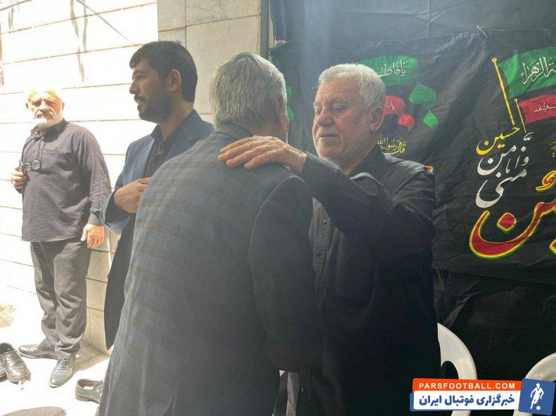 هاشمی ؛ حضور کیومرث هاشمی وزیر ورزش در منزل سردار شهید موسوی