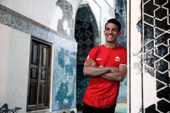 تراکتور ؛ خوشحالی گل امیرحسین حسین‌زاده با نشان دادن سکوت به منتقدانش