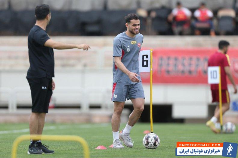 پرسپولیس ؛ اوستون ارونوف با کیت تمرینی شماره ۱۰ در تمرین پرسپولیس 