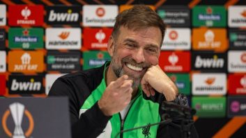 کلوپ ؛ عفو بینالملل : سلام کلوپ، در حال حاضر خیلی سرمان شلوغ است