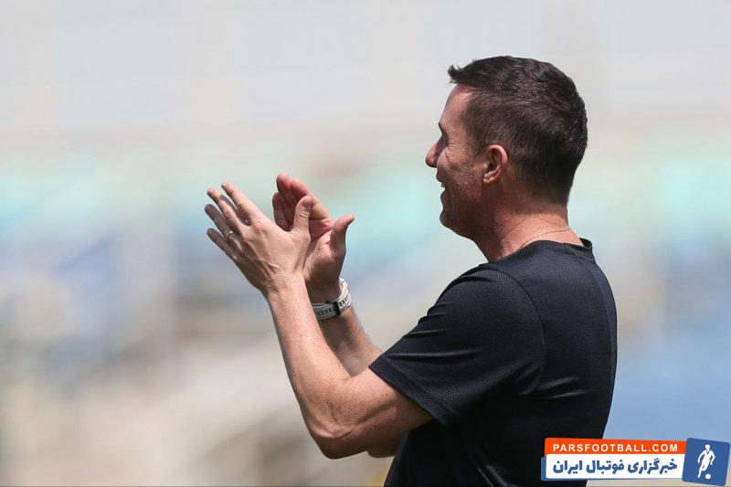 زاهدی ؛ اوسمار: عجب گلی. تبریک شهاب. پله هم نمیتوانست چنین گلی بزند