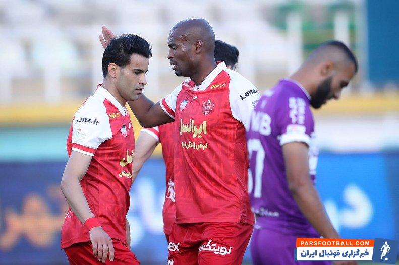 پرسپولیس ؛ خوشحالی عیسی آلکثیر پس از گلزنی به هوادار