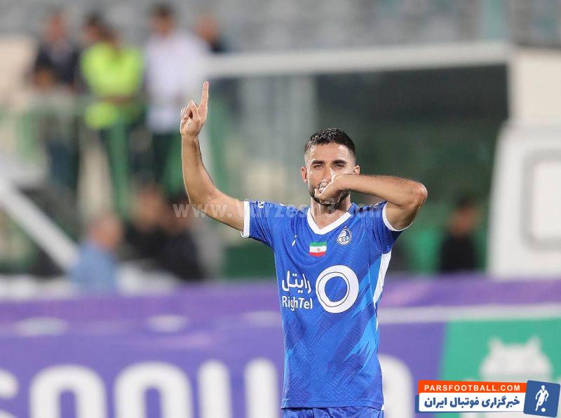 استقلال ؛ تیر دروازه مهرداد محمدی ستاره استقلال روی ضربه ایستگاهی به تراکتور