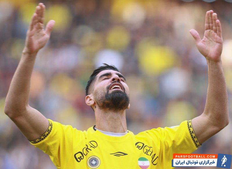 اسدی ؛ رضا اسدی در حال گذر دوران افتش در تیم سپاهان