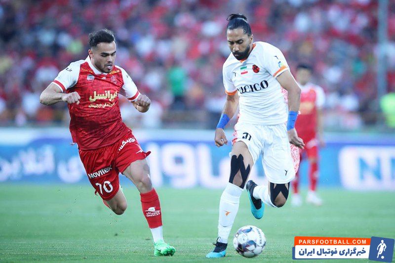 عکس| فرشید باقری به سبک فرهاد مجیدی؛ با مچ‌بند آبی میان ارتش سرخ!