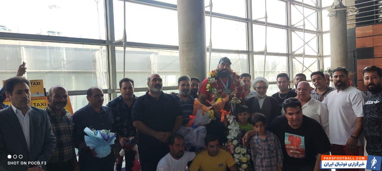 عکس‌| بازگشت قهرمان مردان آهنین به ایران