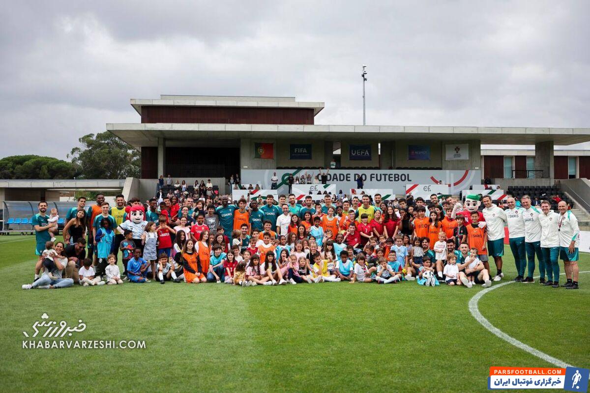 عکس| رونالدو هوداران خاصش را در تمرین غافلگیر کرد