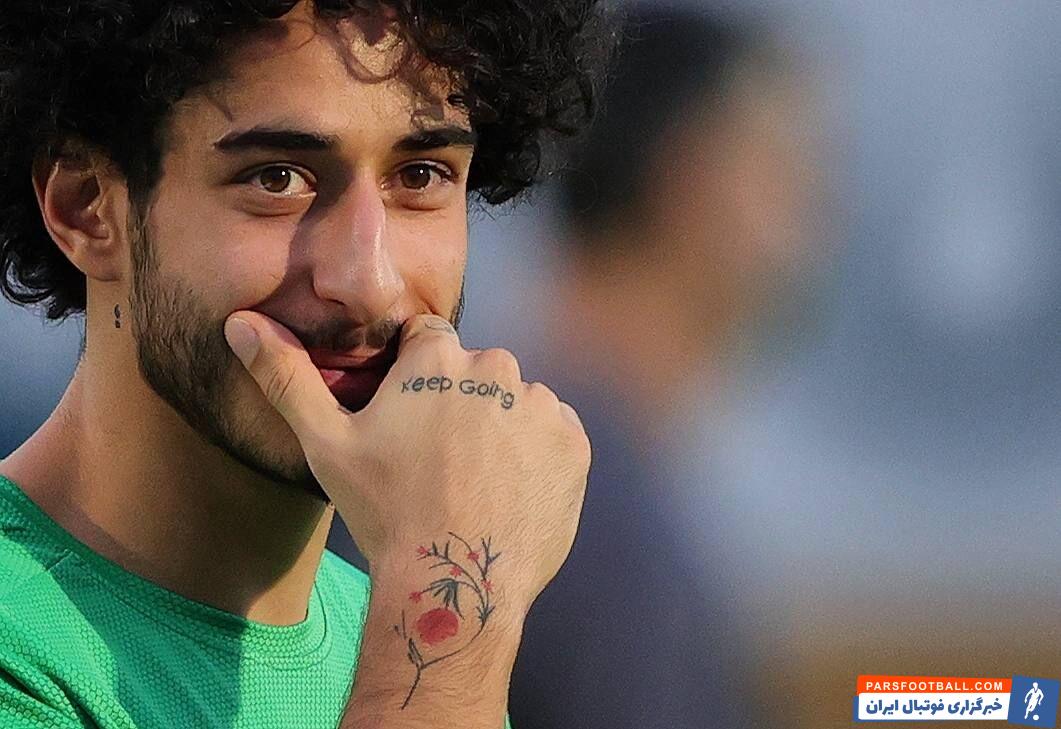 گزینه پرسپولیس و استقلال با علامت خاص/ رنگ خالکوبی شاه‌ماهی نقل و انتقالات نشانه چیست؟ +عکس