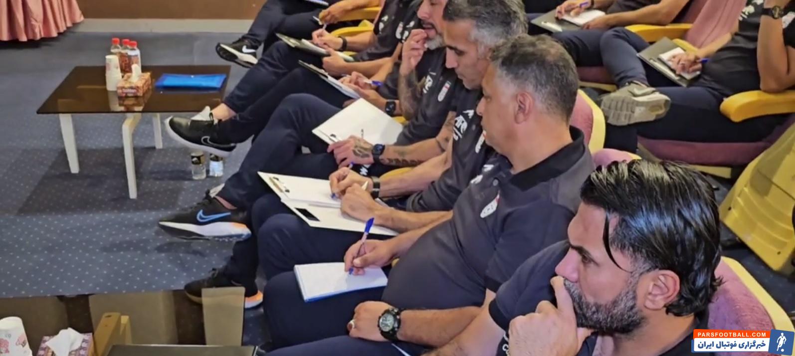 عکس| نقاشی کشیدن هاشمی نسب در کلاس مربیگری A آسیا!